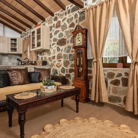 בית נופש Eleni's Stone House סקאלה פוטאמיאס