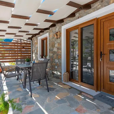 Eleni's Stone House Casa vacanze *