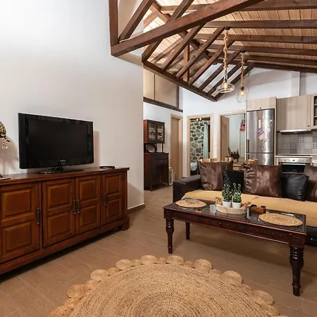 بيت للعطل Eleni's Stone House *