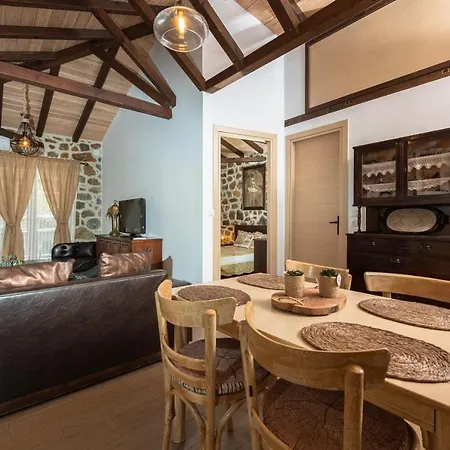 بيت للعطل Eleni's Stone House