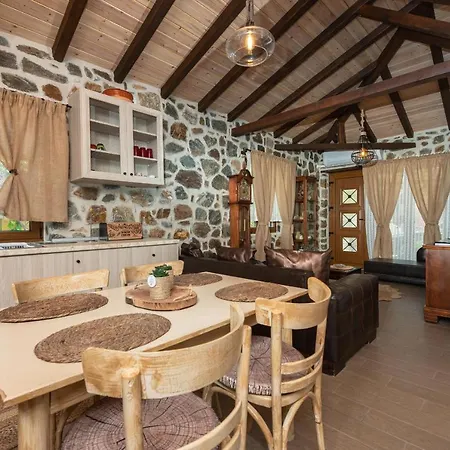 Eleni's Stone House Casa vacanze *